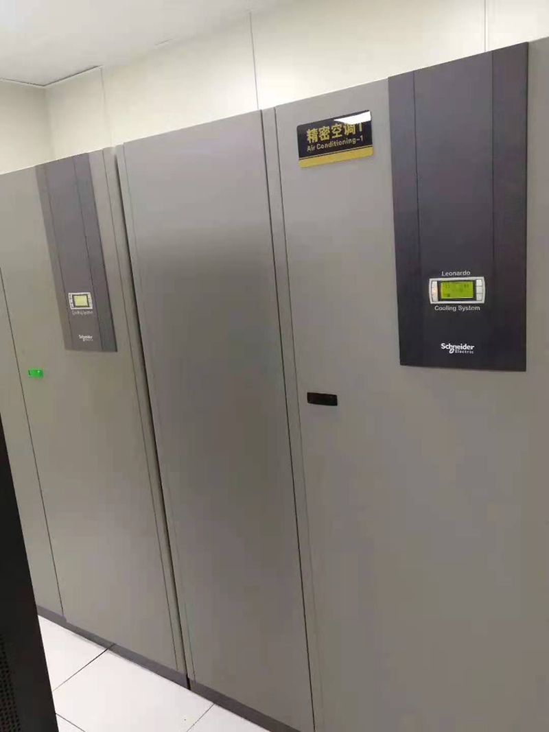 伊春某研究院-施耐德雷納多系列精密空調(diào)